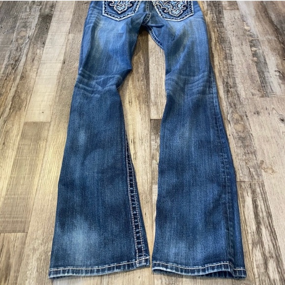Gorgeous Hard To Find Miss Me Jeans - Picture 4 of 8